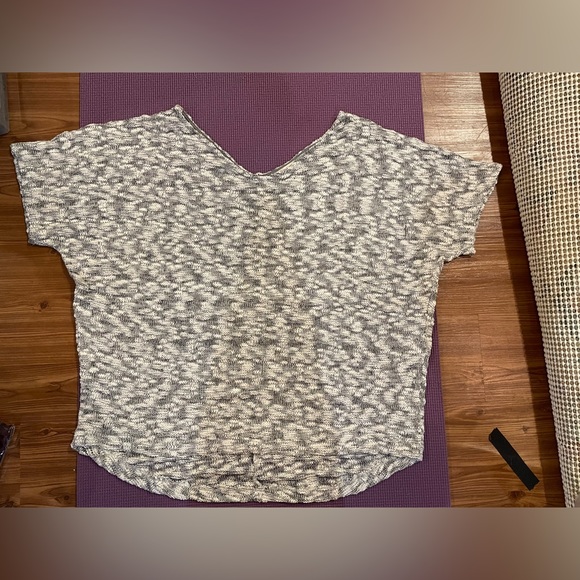 Short Sleeve Knit Top - Picture 5 of 7